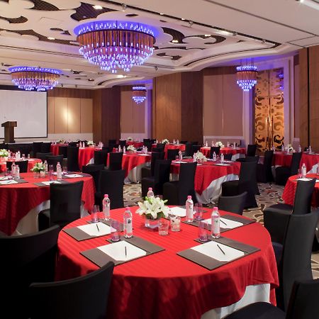Hotel Crowne Plaza New Delhi Okhla By Ihg Facilidades foto The Grand Ballroom