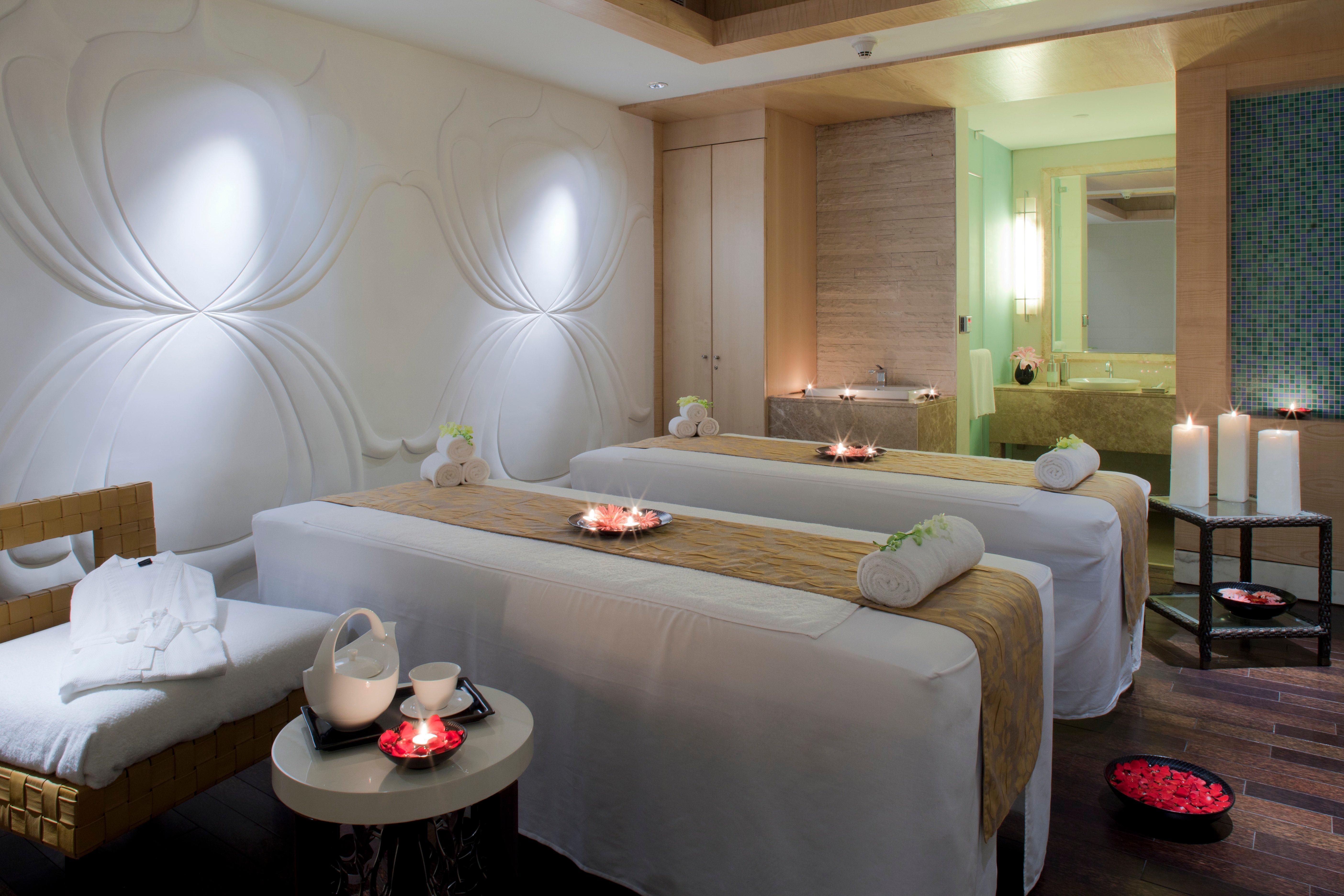 Hotel Crowne Plaza New Delhi Okhla By Ihg Exterior foto Spa at The Oberoi, Mumbai
