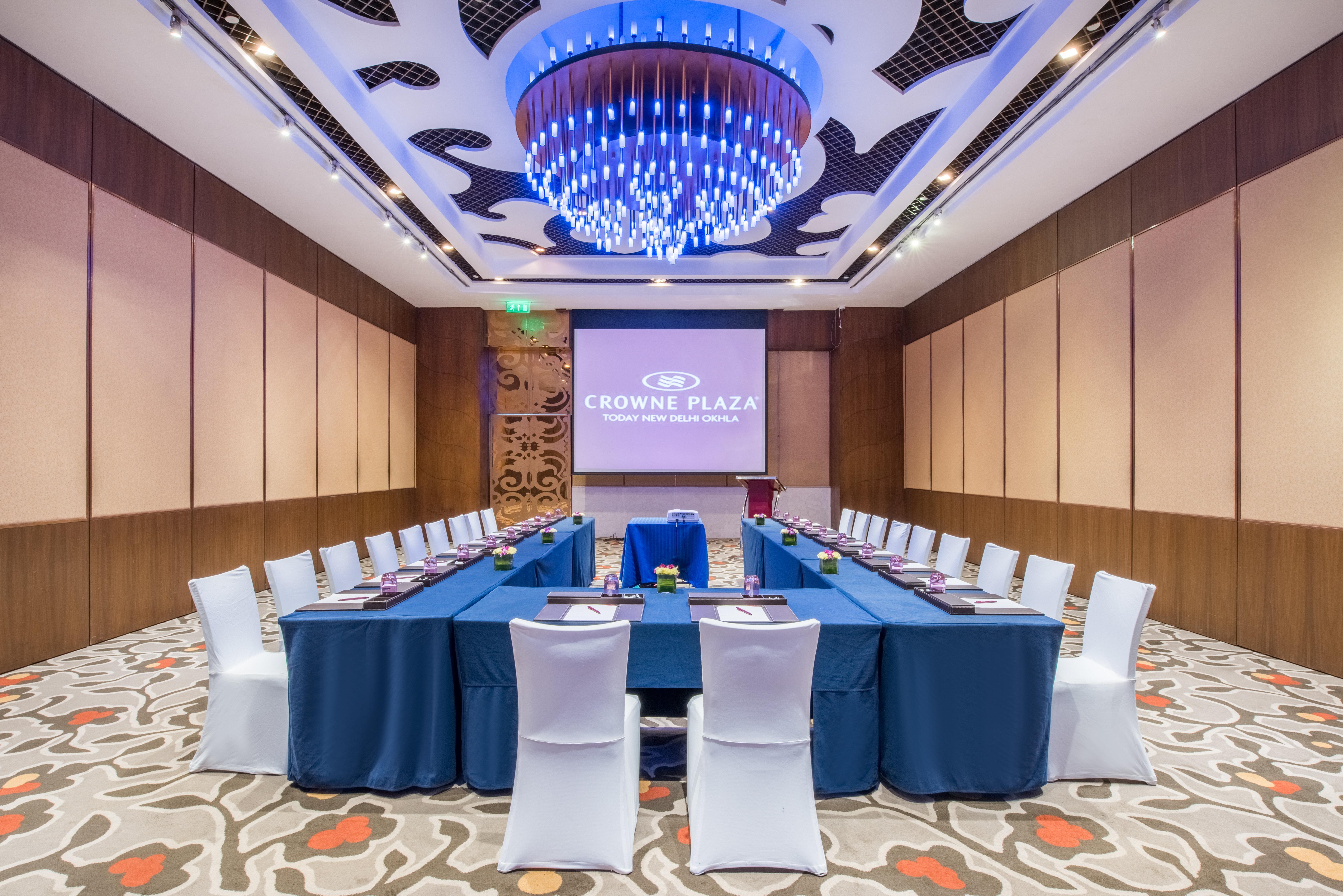 Hotel Crowne Plaza New Delhi Okhla By Ihg Exterior foto Meeting room